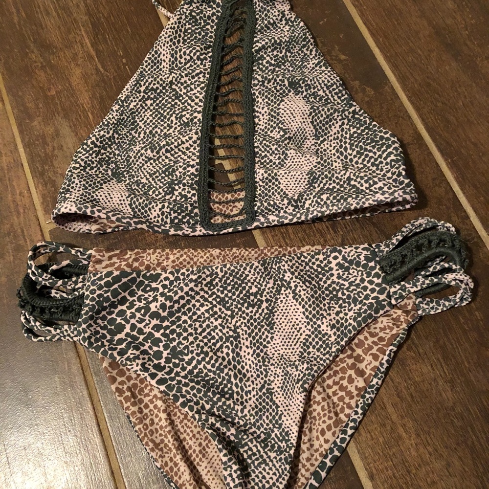Acacia Swimsuit - Picture 1 of 1